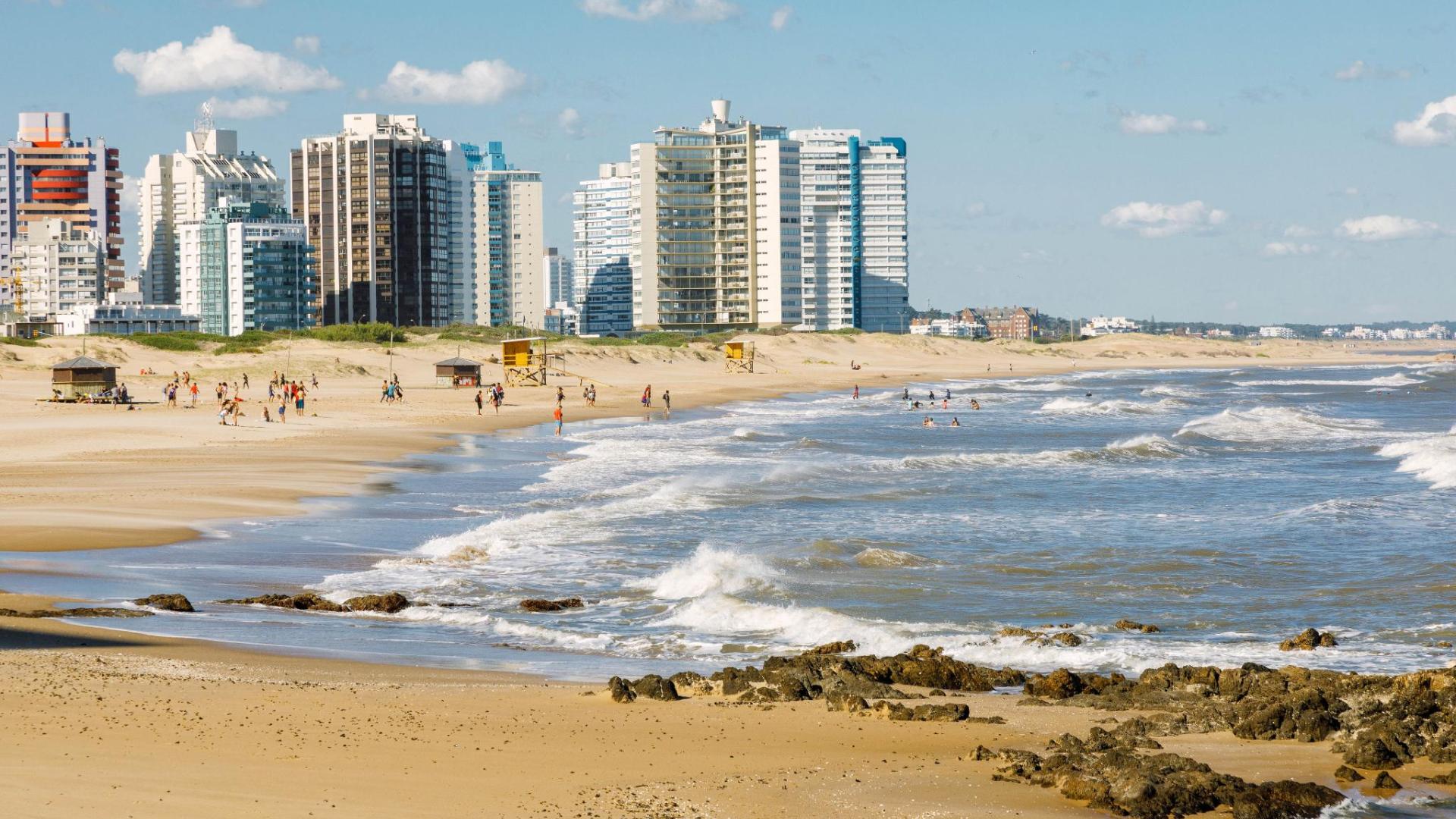 Sumérgete en el lujo: las vacaciones perfectas en la playa en Punta del Este, Uruguay